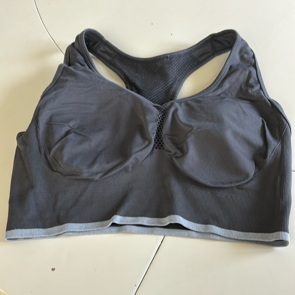 🌸Zella Gray Sports Bra for Active Comfort